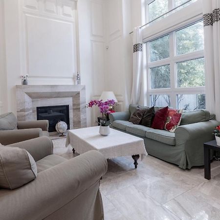 Luxurious Private Rooms In Richmond Esterno foto