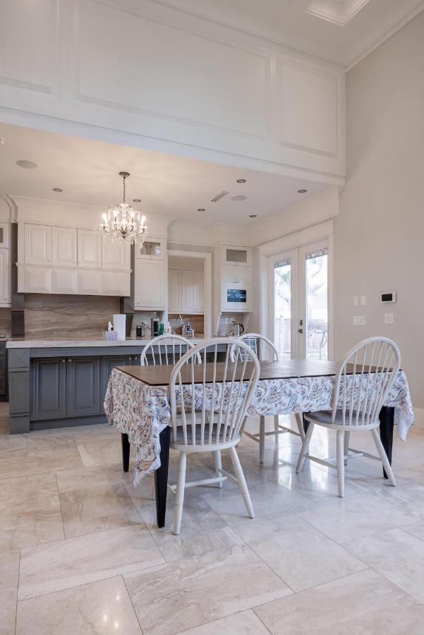 Luxurious Private Rooms In Richmond Esterno foto