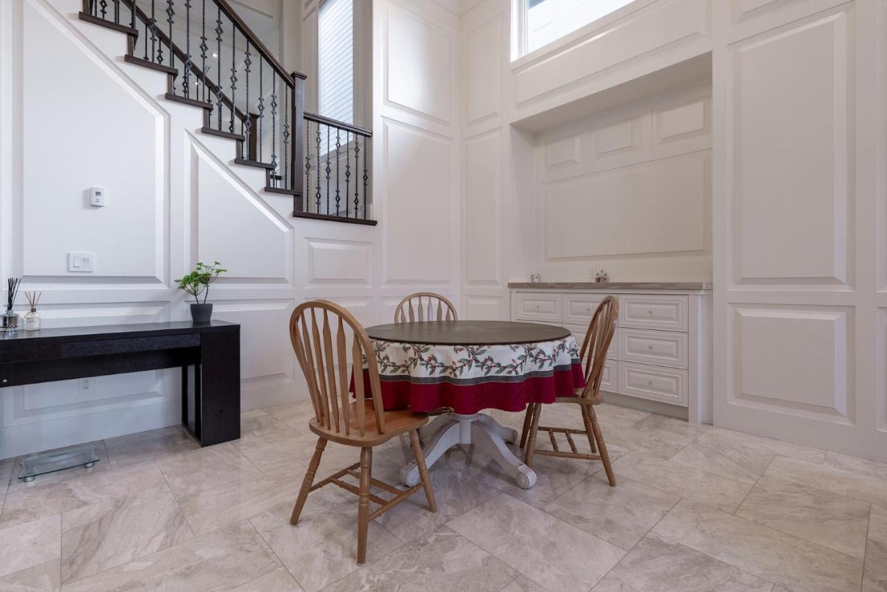 Luxurious Private Rooms In Richmond Esterno foto