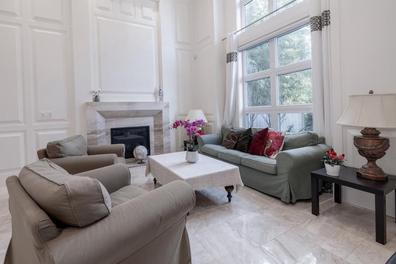 Luxurious Private Rooms In Richmond Esterno foto