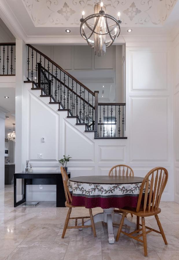Luxurious Private Rooms In Richmond Esterno foto